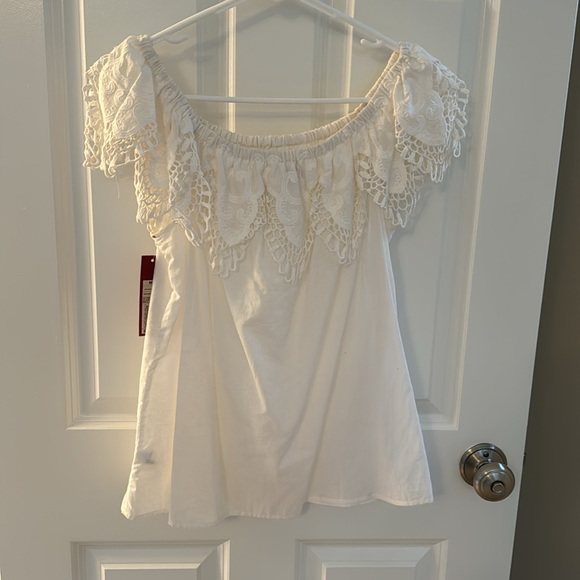 Medium white top - straps can be worn off the shoulder or as a tank - Picture 2 of 3